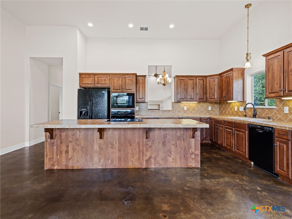 423 Elmwood Drive Property Photo 15