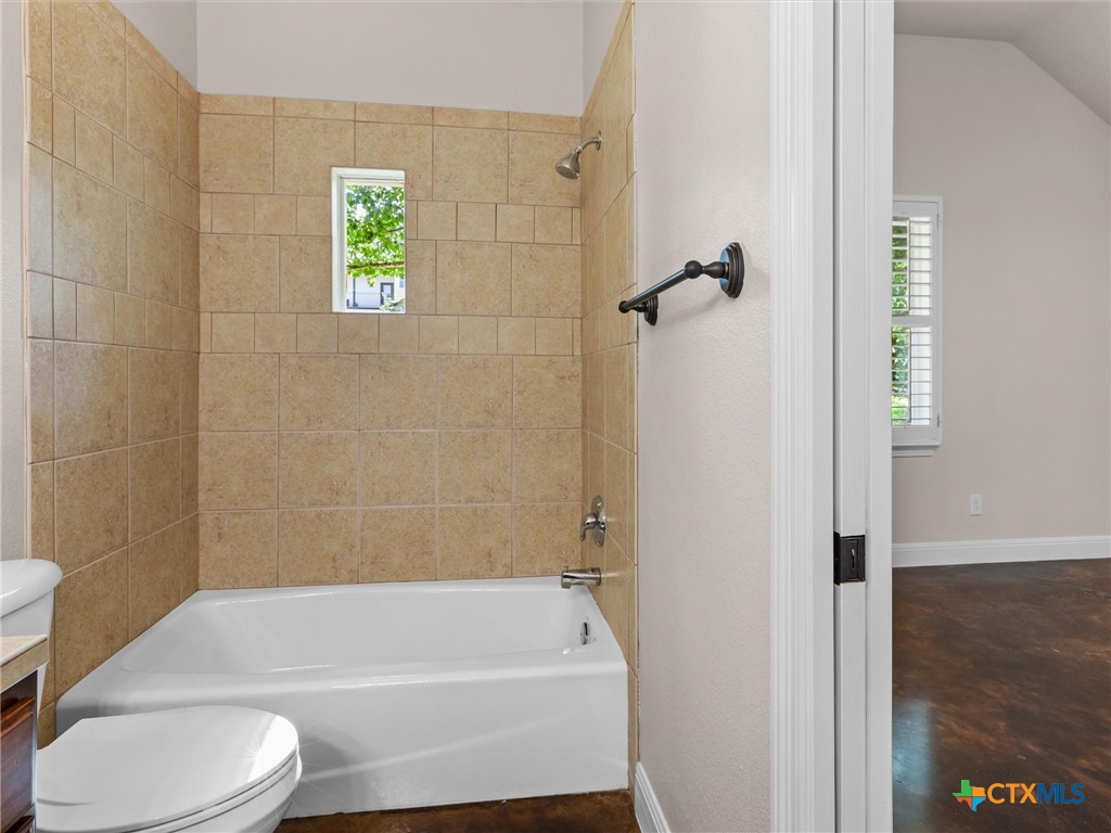 423 Elmwood Drive Property Photo 38