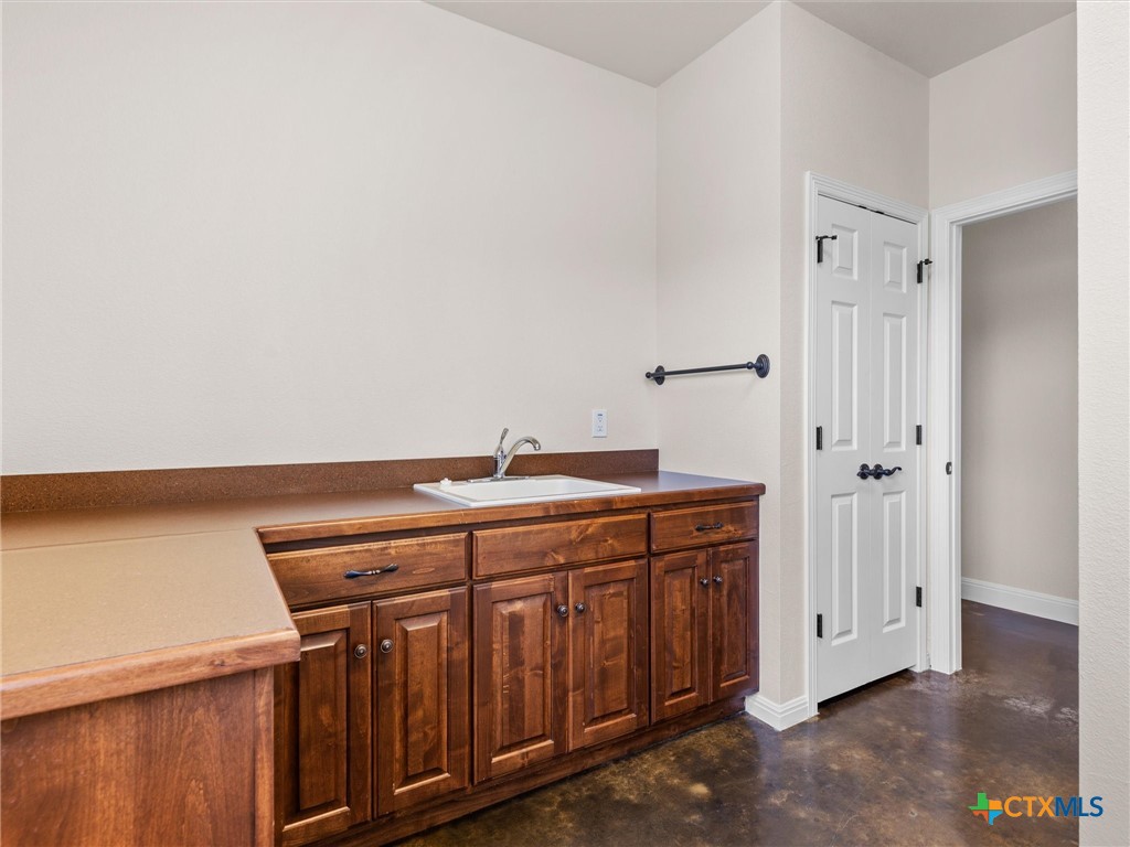 423 Elmwood Drive Property Photo 39