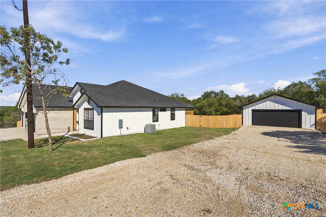 15974 Charlya Drive Property Photo 4