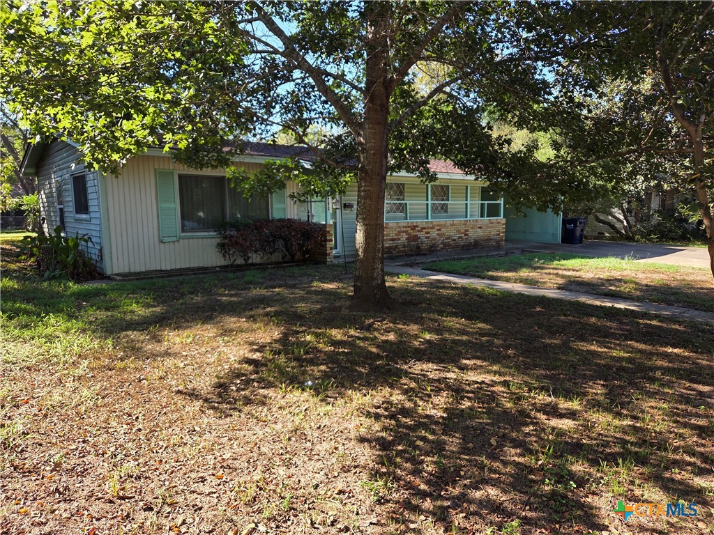 403 Hazel Property Photo 1