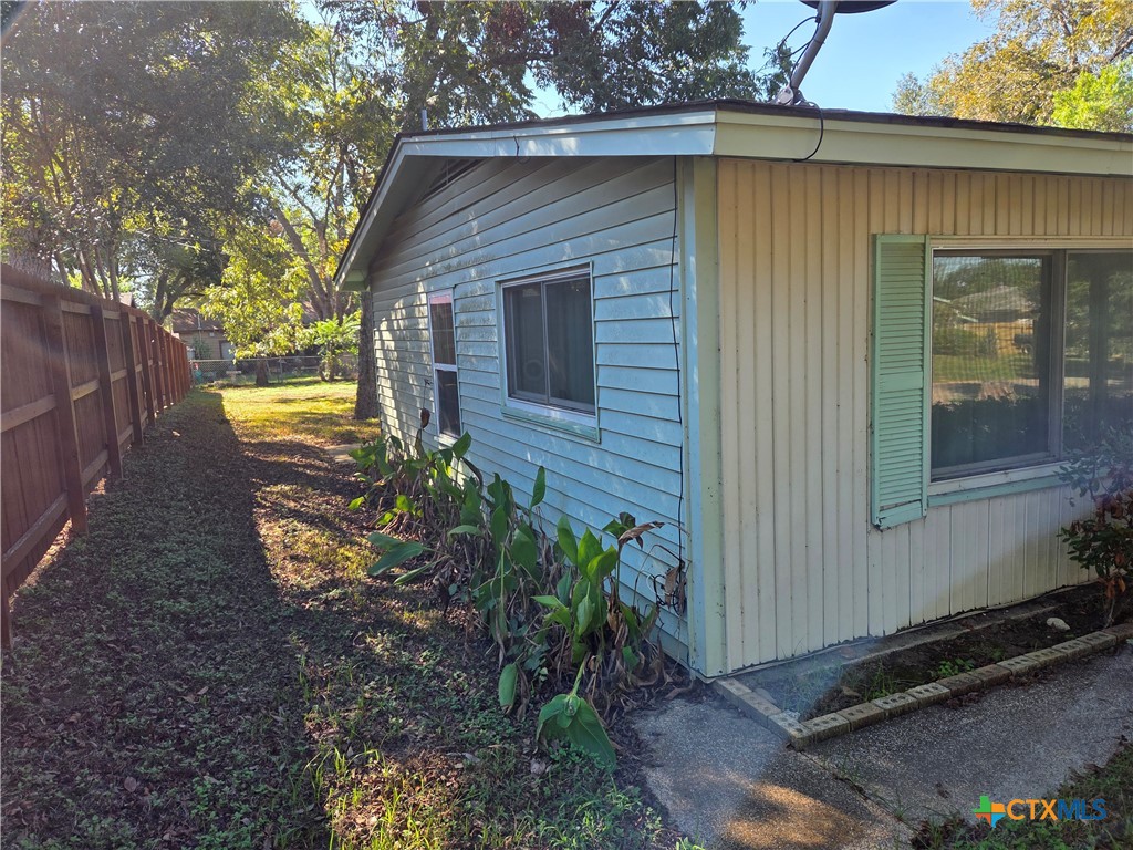 403 Hazel Property Photo 5