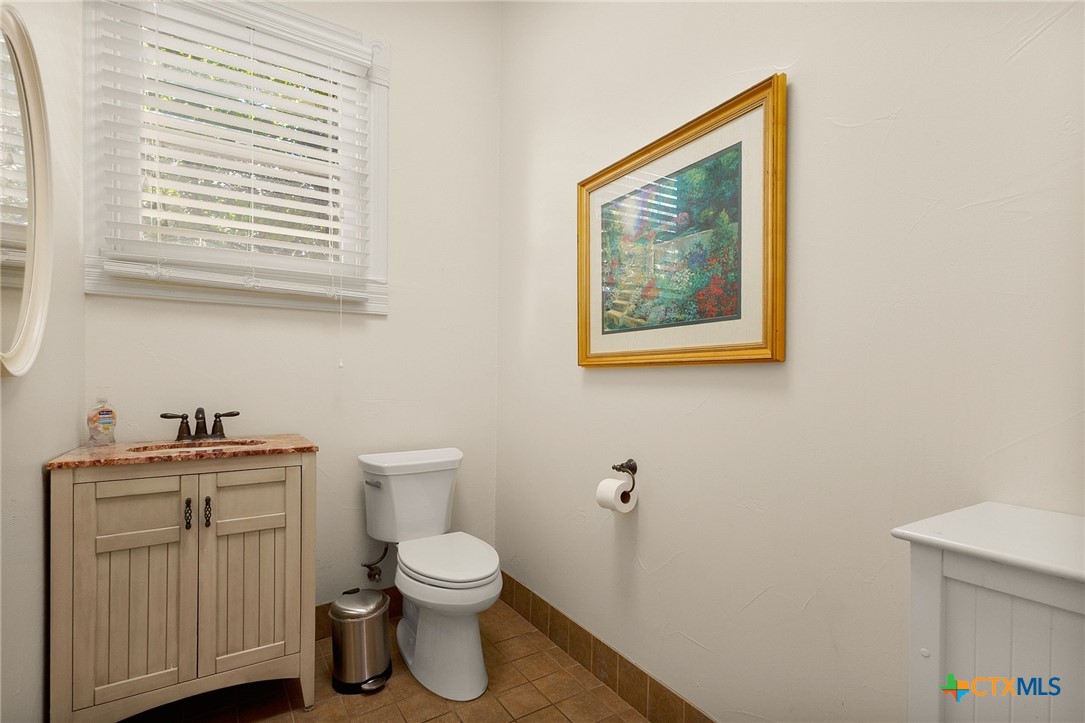 448 S Seguin Avenue Property Photo 10