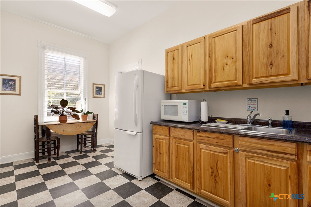448 S Seguin Avenue Property Photo 17