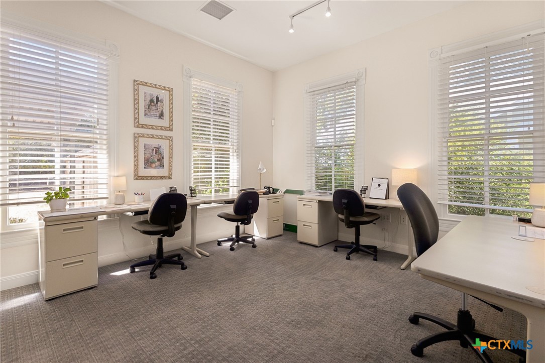 448 S Seguin Avenue Property Photo 18