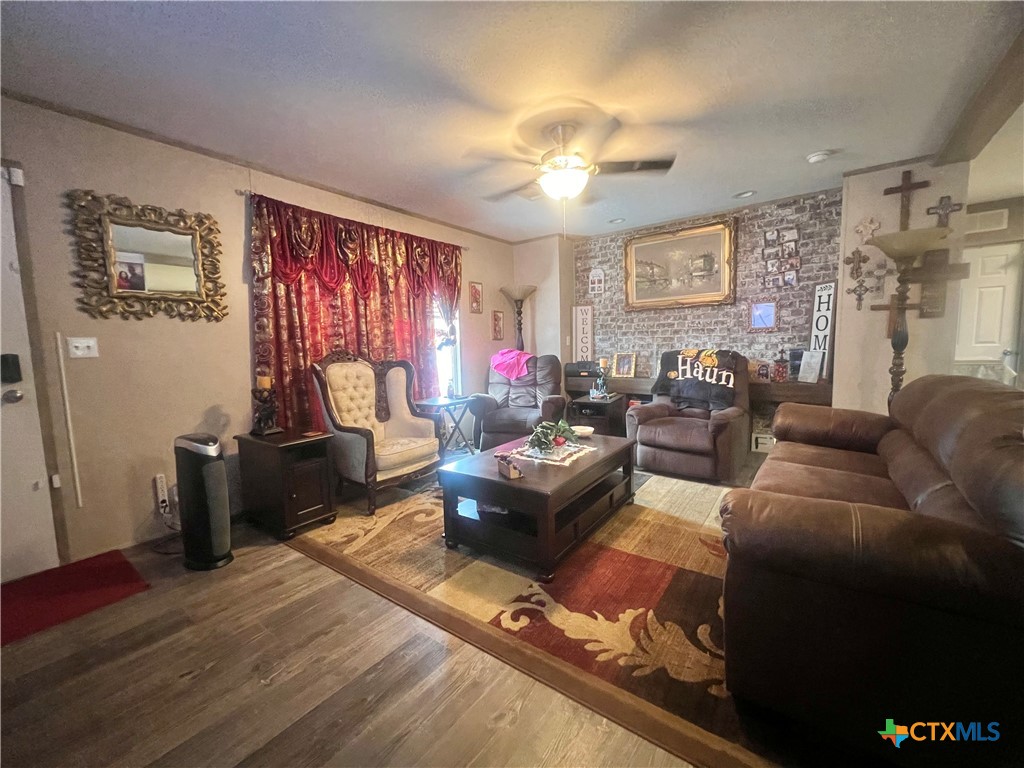 302 Antioch Street Property Photo 4