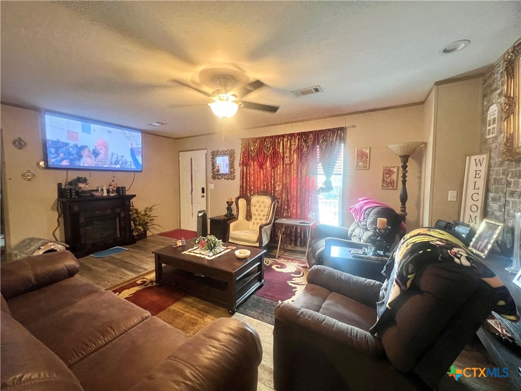 302 Antioch Street Property Photo 5