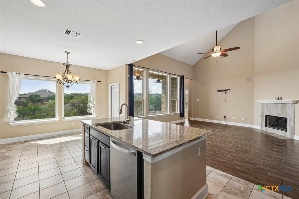 1086 Boulder Run Property Photo 8
