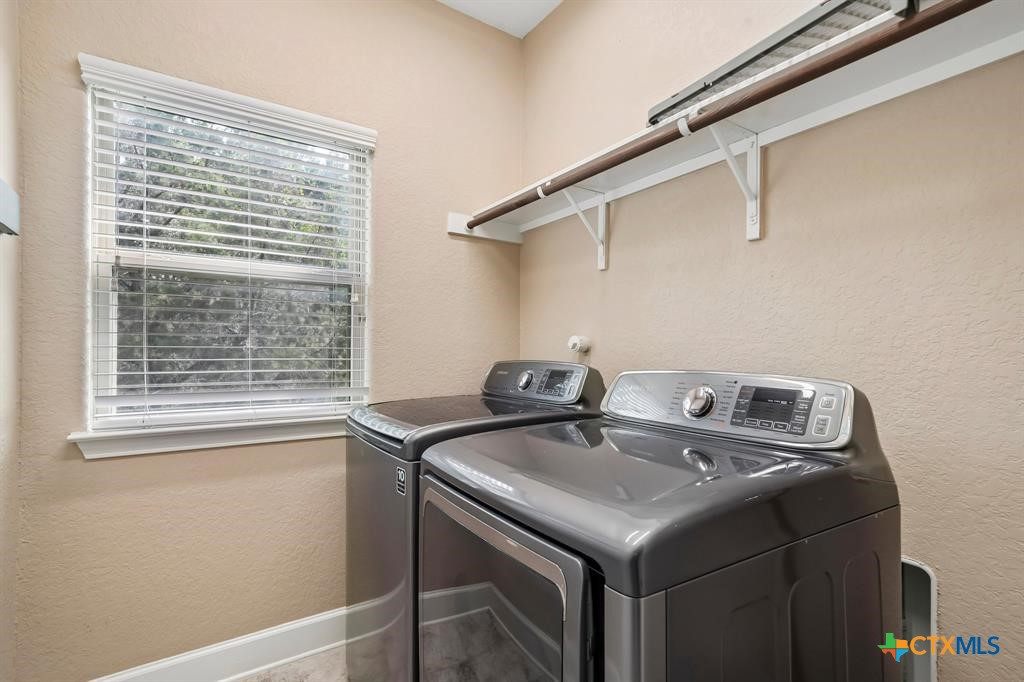 1086 Boulder Run Property Photo 14