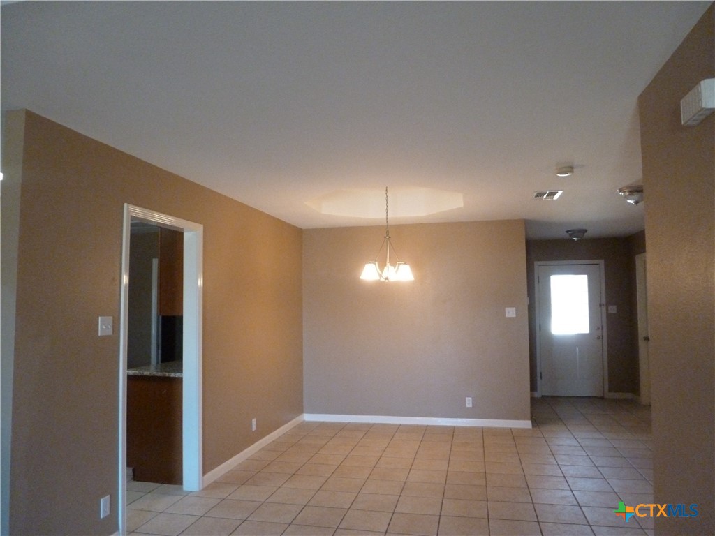 1527 Dustin Cade Drive Property Photo 2