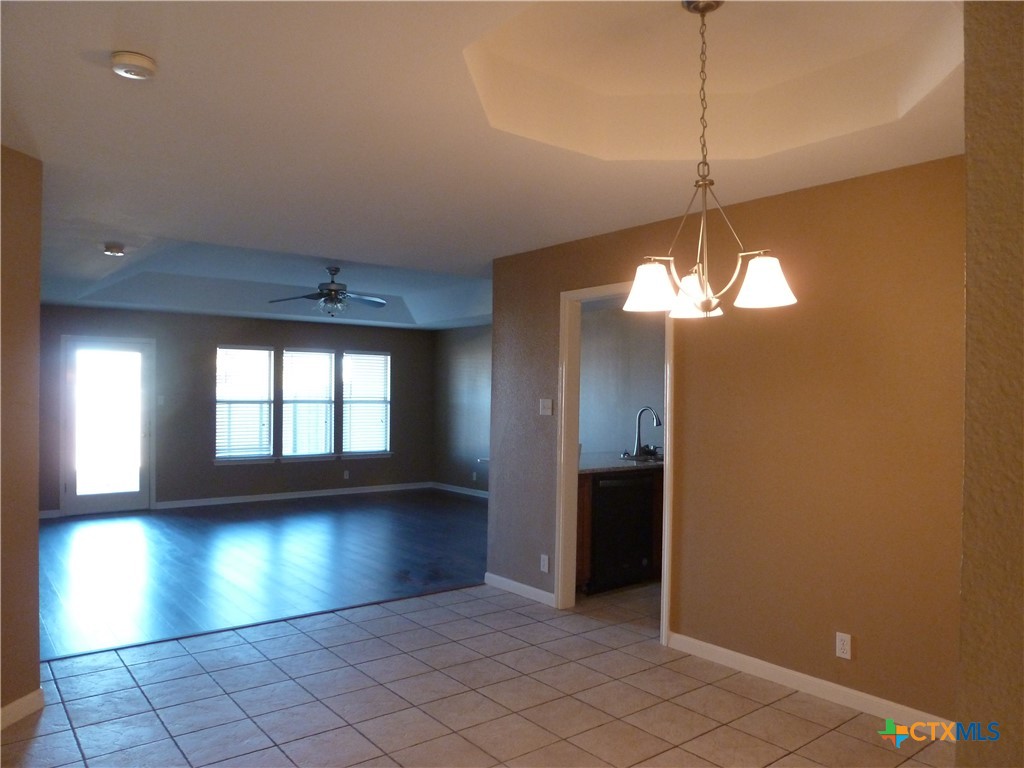 1527 Dustin Cade Drive Property Photo 4