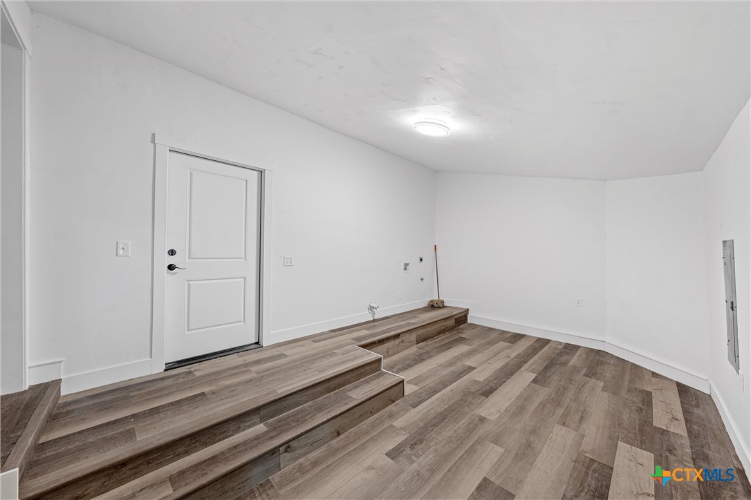 1524 E Avenue B Property Photo 21