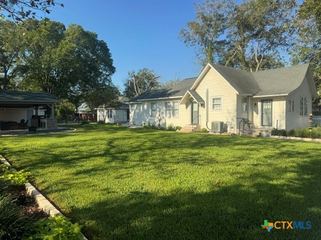 213 W Broadway Street Property Photo 1