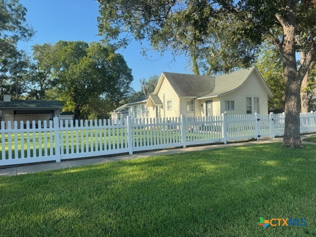 213 W Broadway Street Property Photo 2