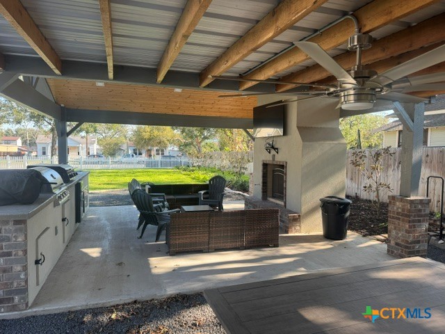 213 W Broadway Street Property Photo 18