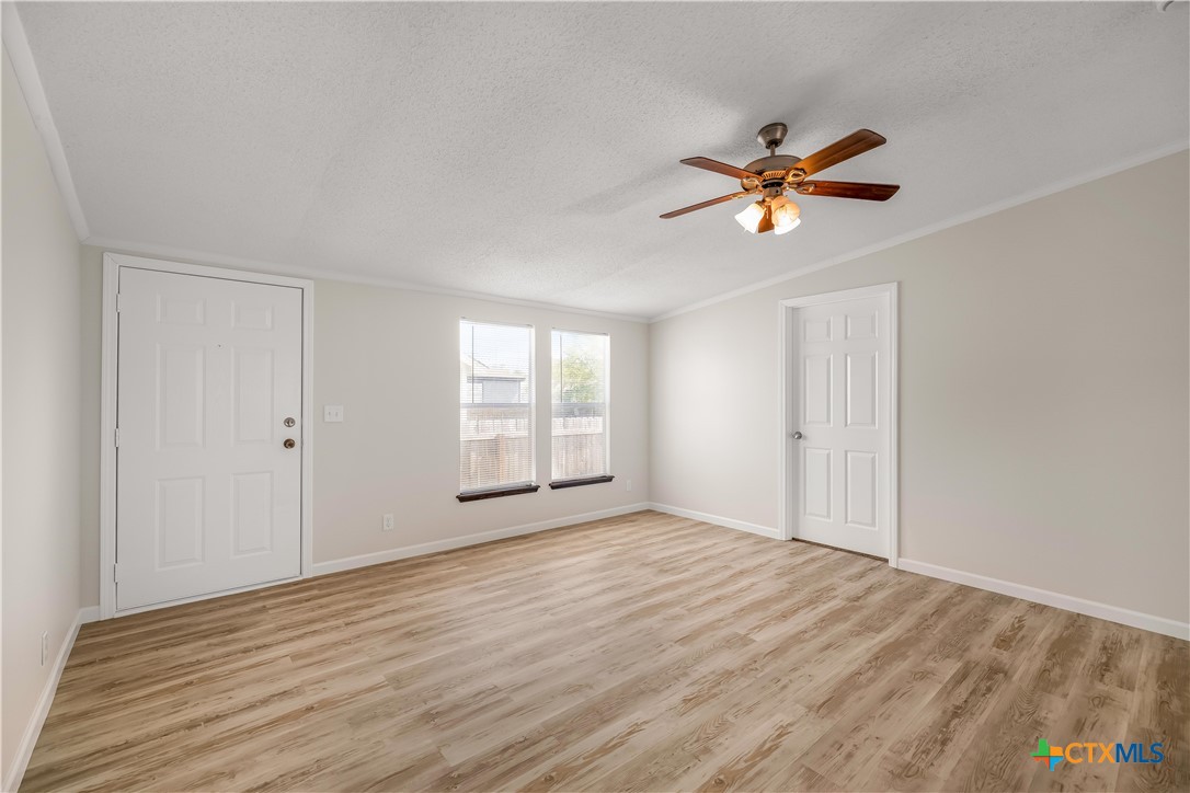 811 E Mesquite Lane Property Photo 7