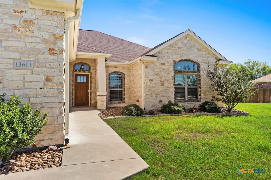 13613 Acqua Drive Property Photo 3