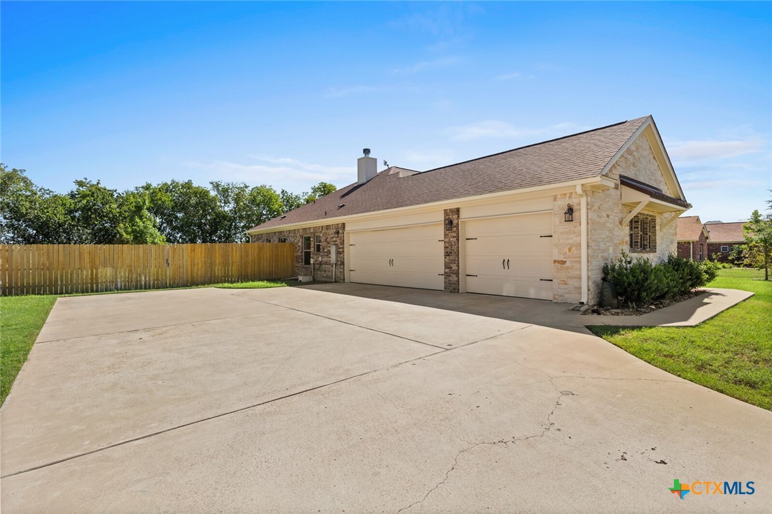 13613 Acqua Drive Property Photo 4