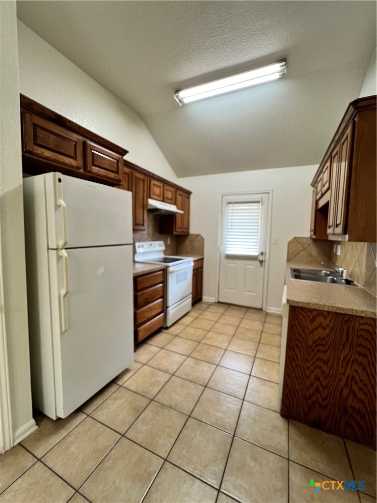 523 Olaf Drive B Property Photo 8