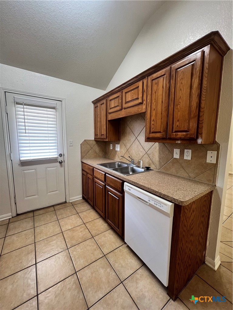 523 Olaf Drive B Property Photo 9