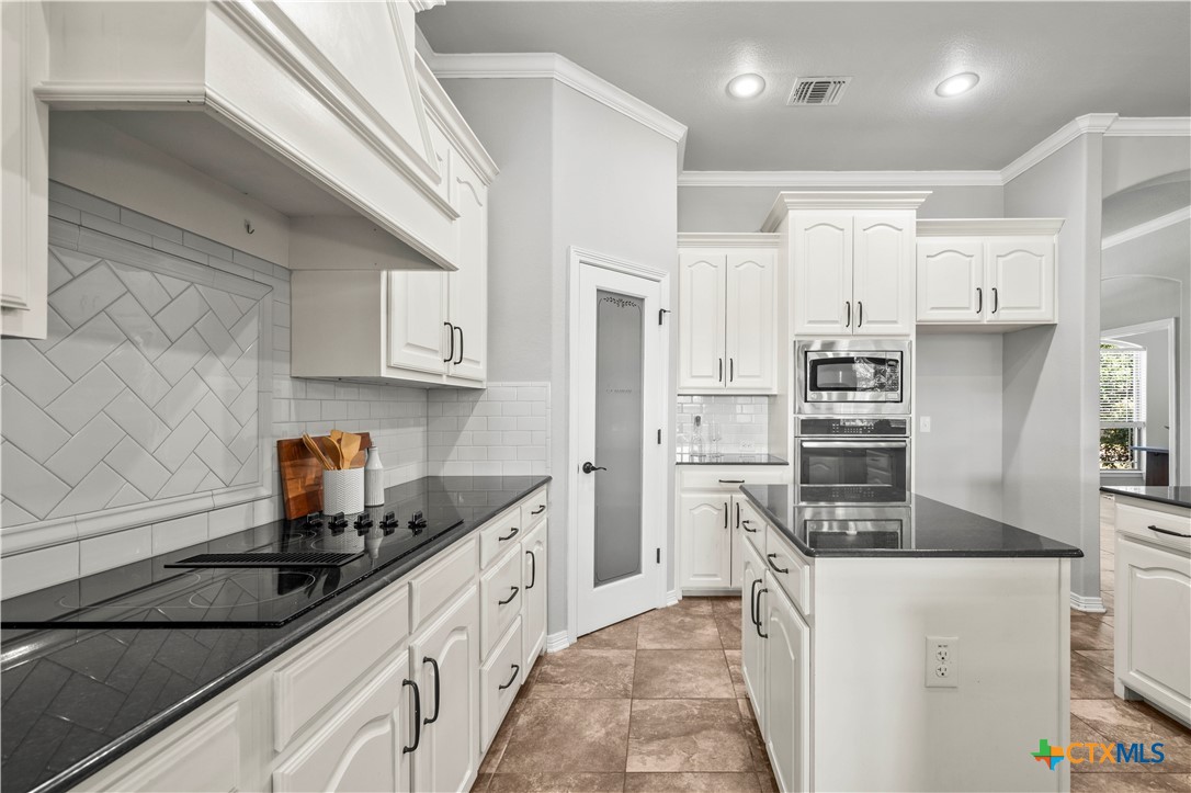 2145 Yturria Drive Property Photo 15