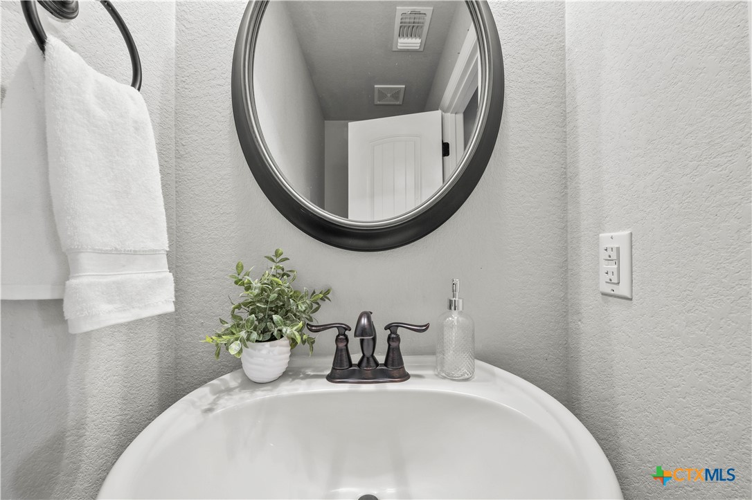 2145 Yturria Drive Property Photo 31