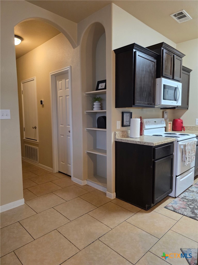 1401 Loyal Lane A Property Photo 9