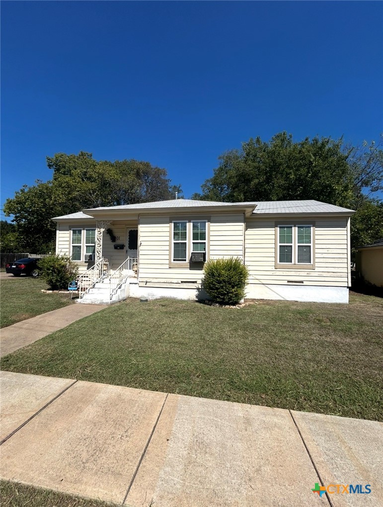 901 Nolan Avenue Property Photo 1
