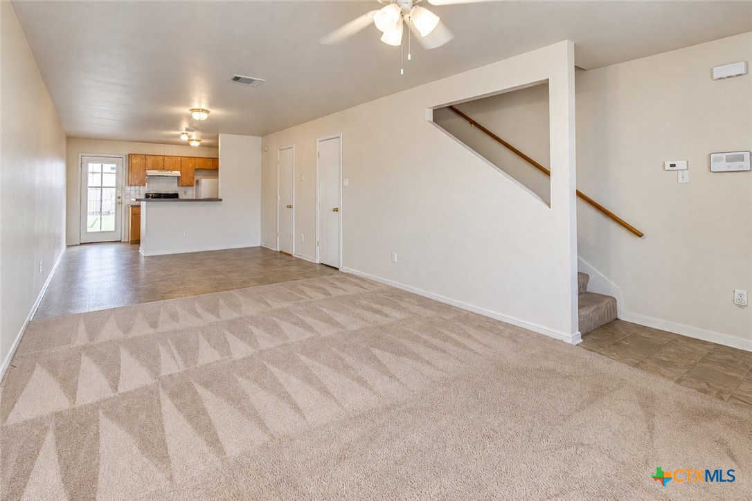 102 E Robin Lane B Property Photo 3