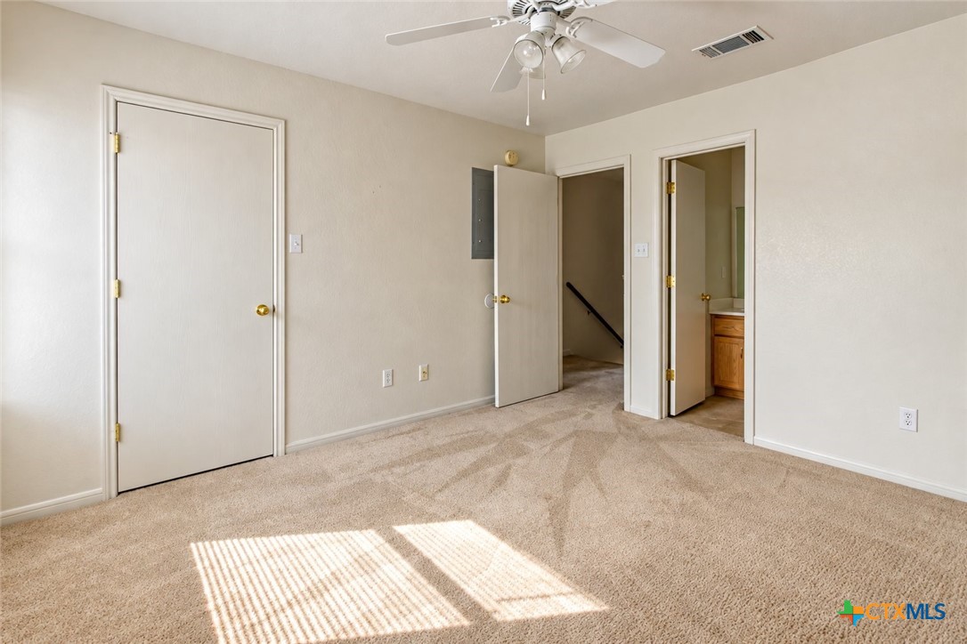 102 E Robin Lane B Property Photo 12