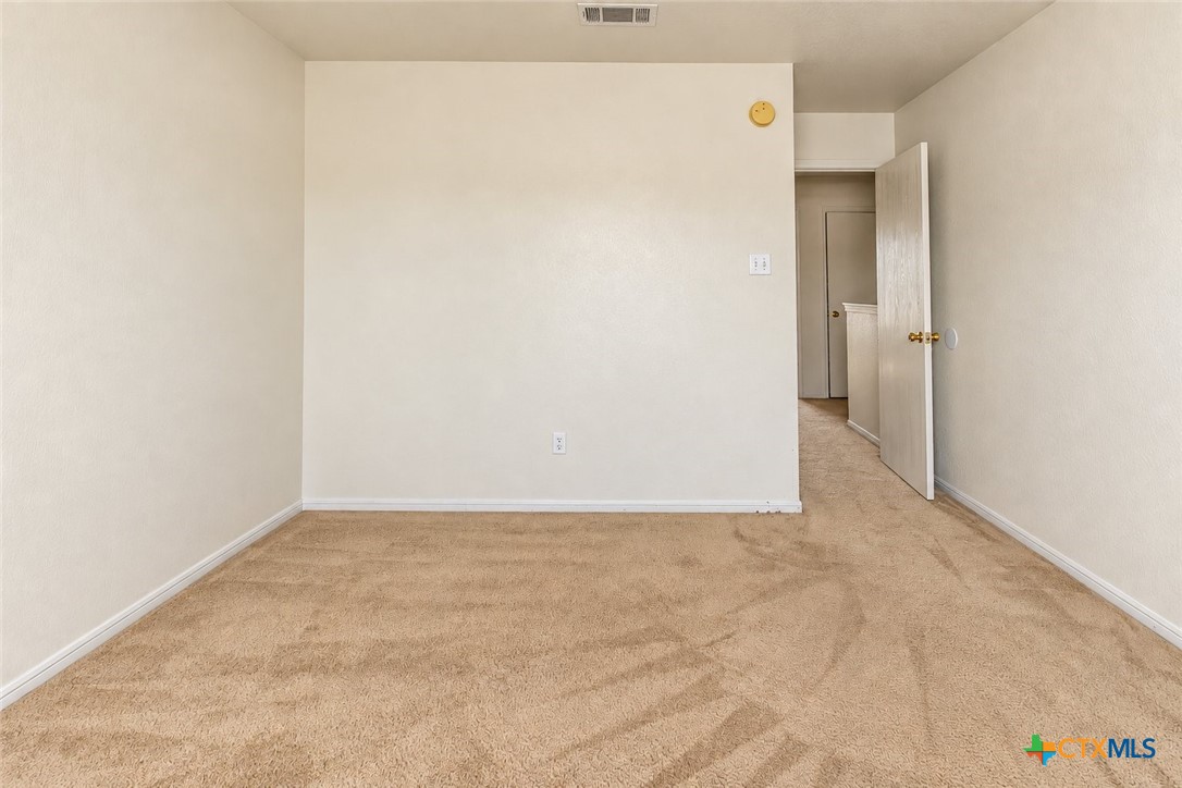 102 E Robin Lane B Property Photo 16