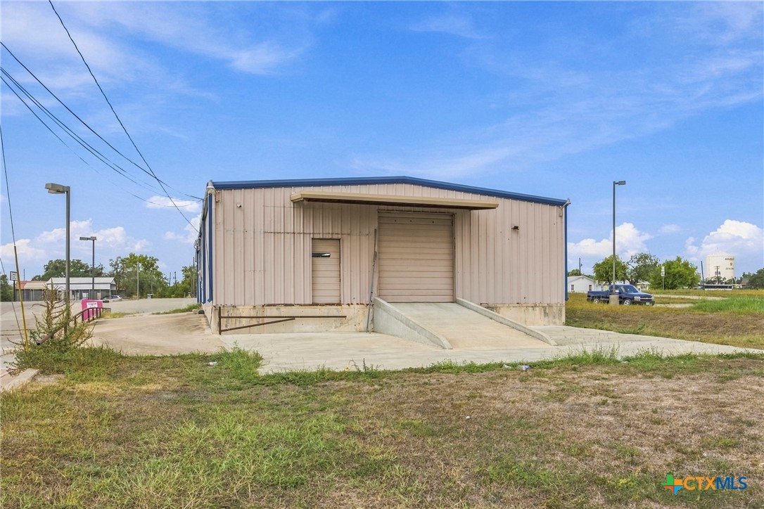 118 Us Highway 90a Property Photo 5