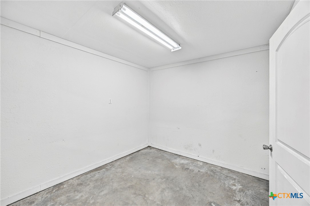 118 Us Highway 90a Property Photo 16