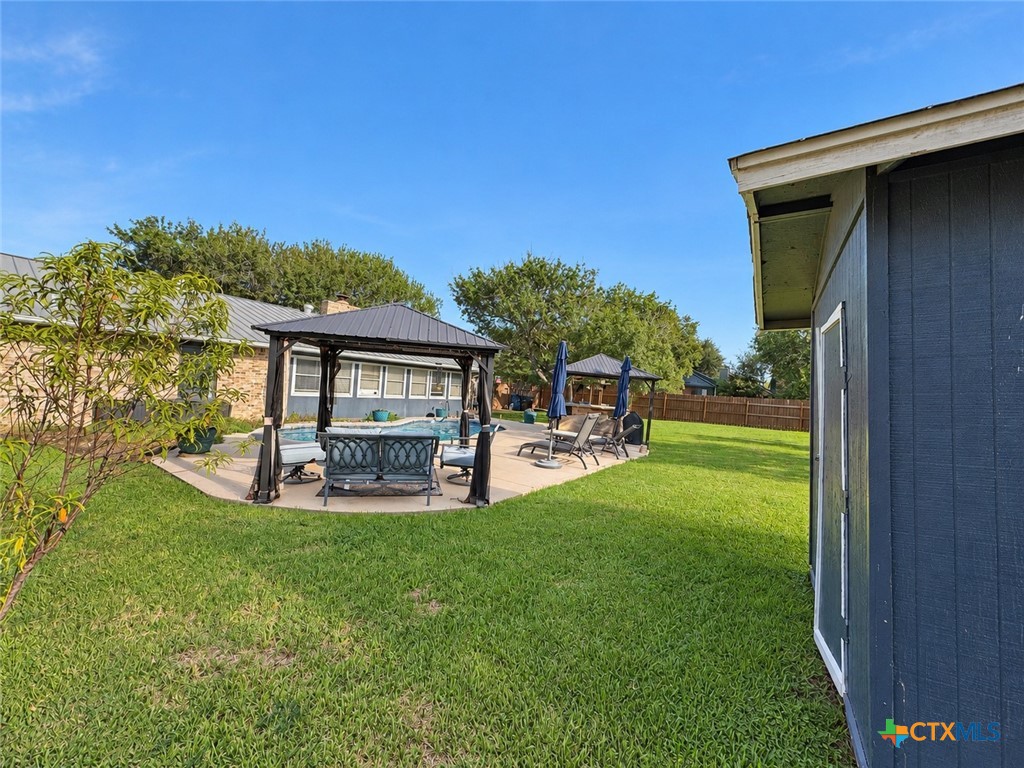 1250 Hollyhock Lane Property Photo 10