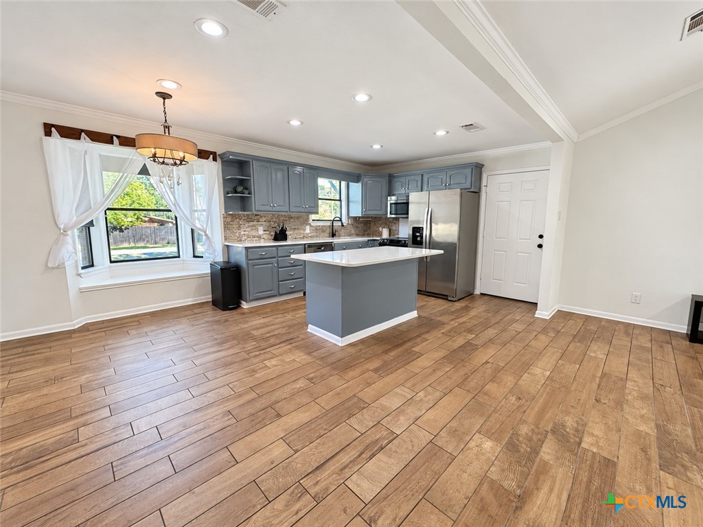 1250 Hollyhock Lane Property Photo 13