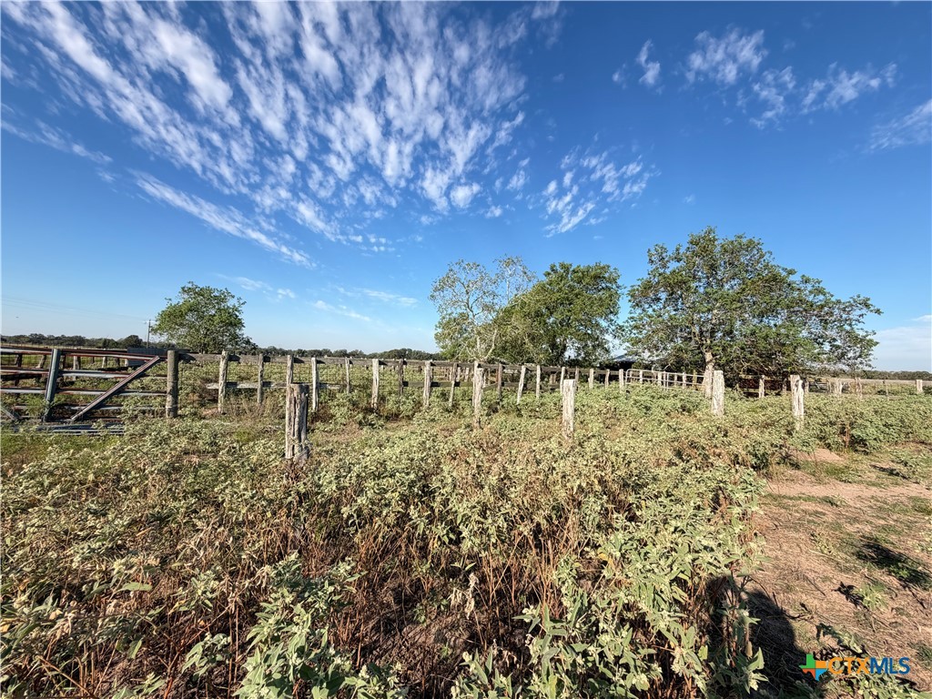 1665 Garrett Road Property Photo 9