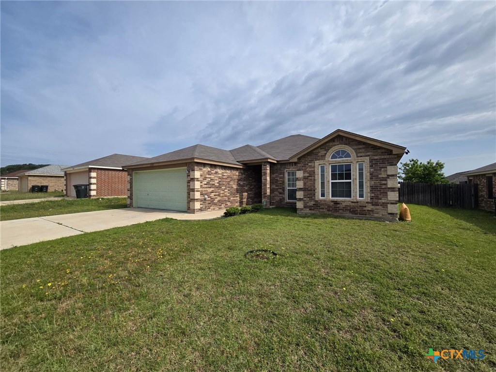 3207 Briscoe Drive Property Photo 2