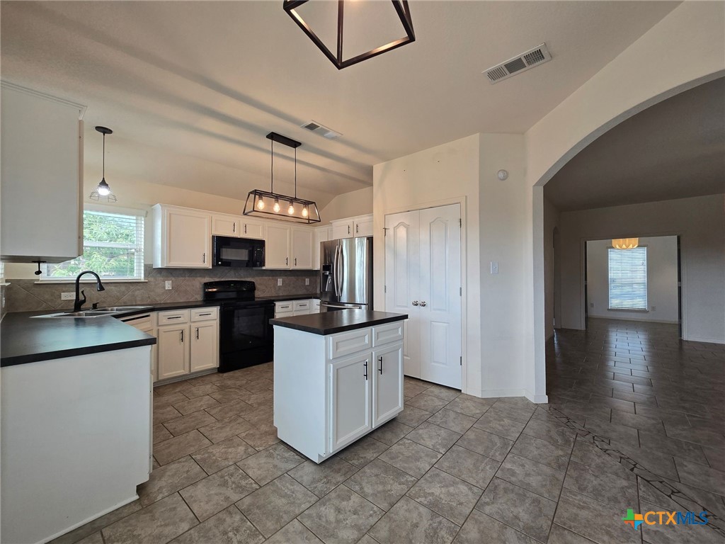 3207 Briscoe Drive Property Photo 4