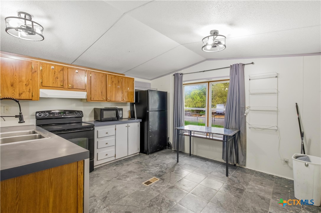 204 Hope Street Property Photo 6
