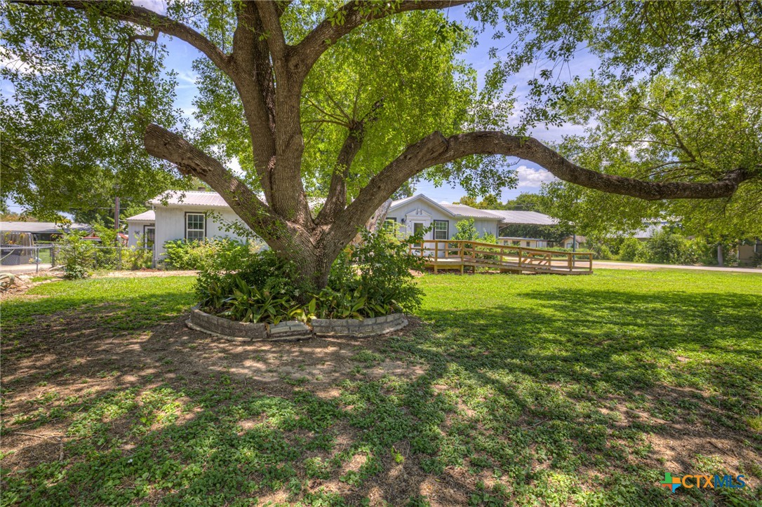 305 Elm Drive Property Photo 1