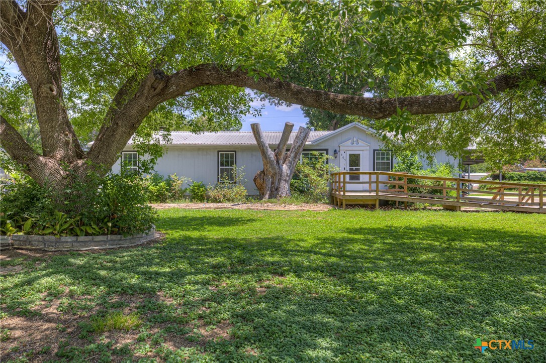 305 Elm Drive Property Photo 3