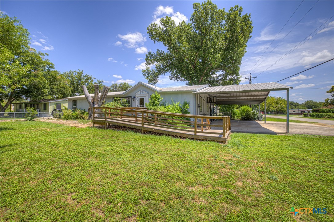 305 Elm Drive Property Photo 4