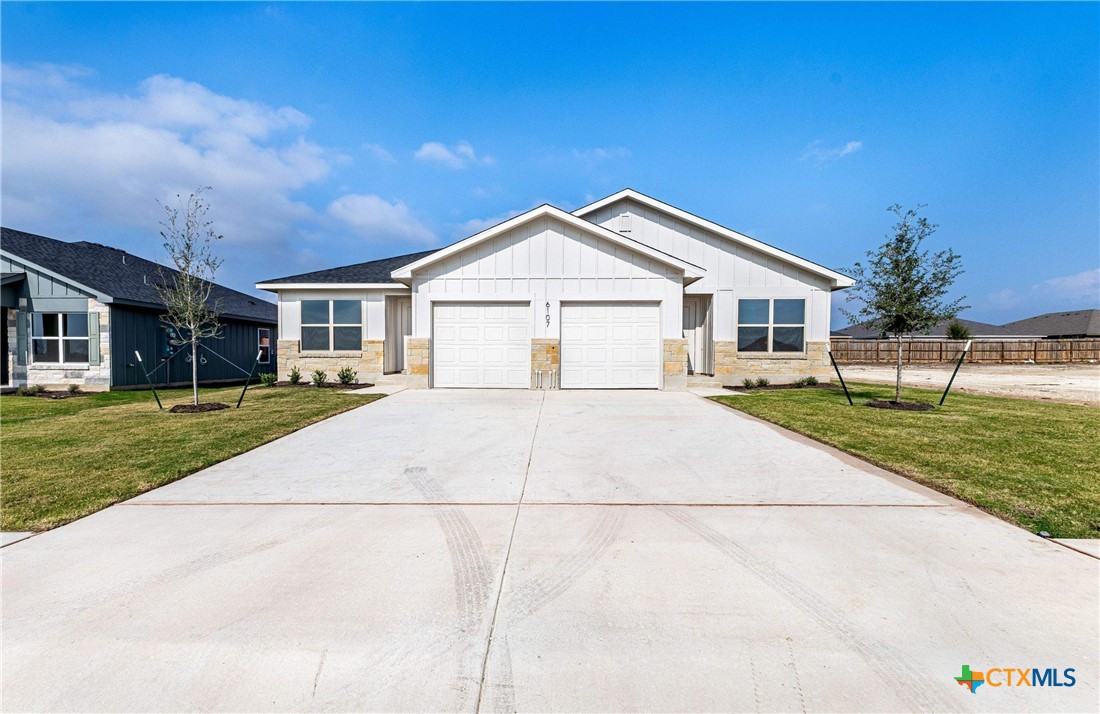 6107 Twistleaf Lane Property Photo