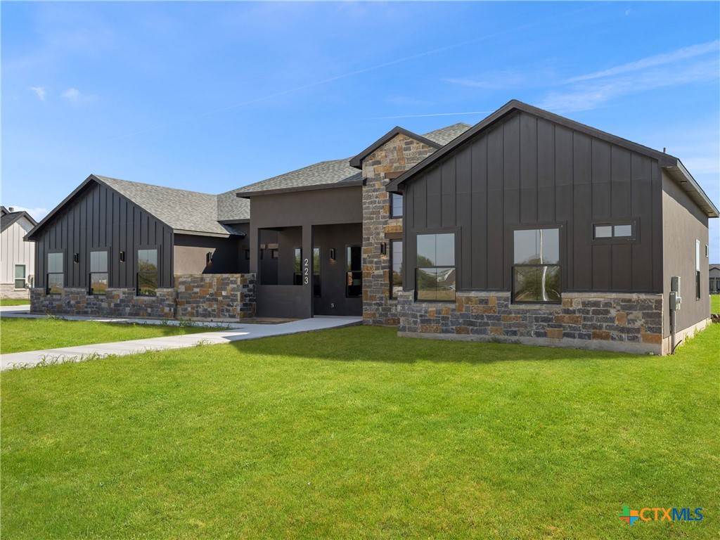 223 Double Creek Loop Property Photo 2