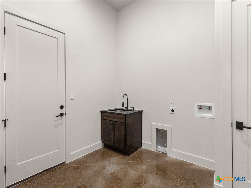 223 Double Creek Loop Property Photo 34