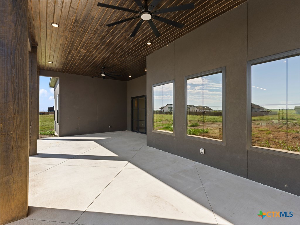 223 Double Creek Loop Property Photo 44