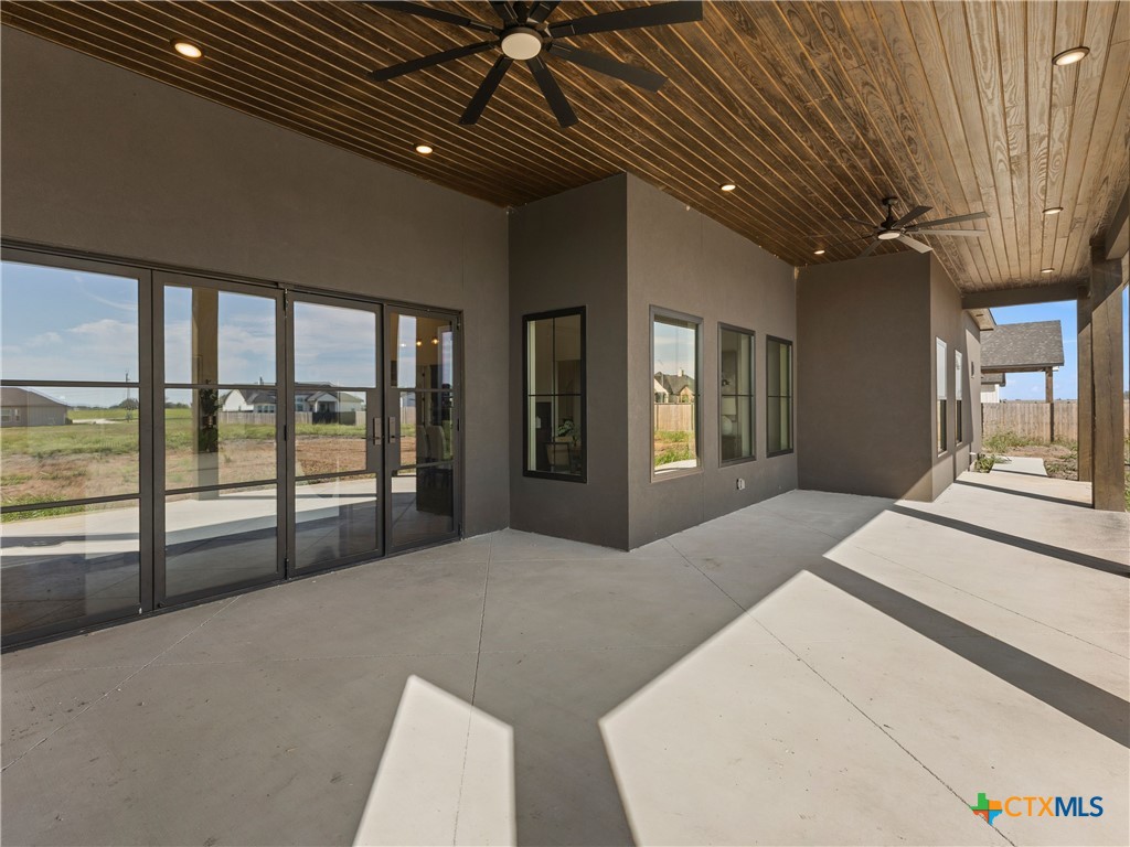 223 Double Creek Loop Property Photo 47