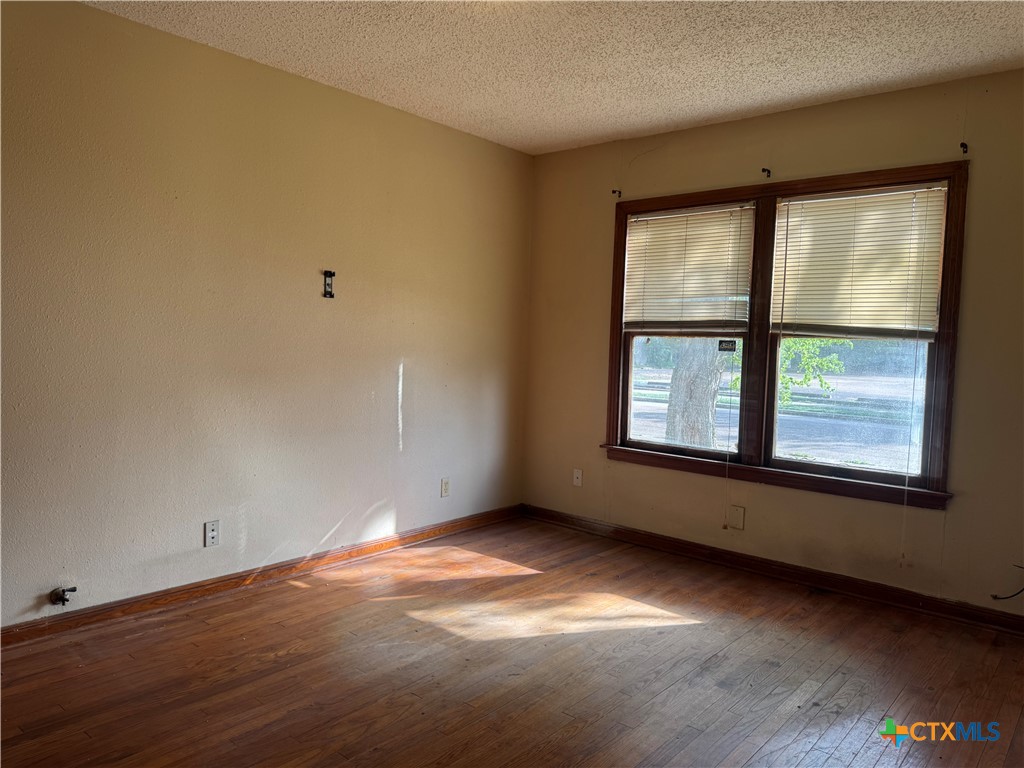 901 N Cameron Street Property Photo 6