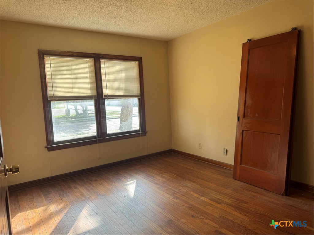 901 N Cameron Street Property Photo 9