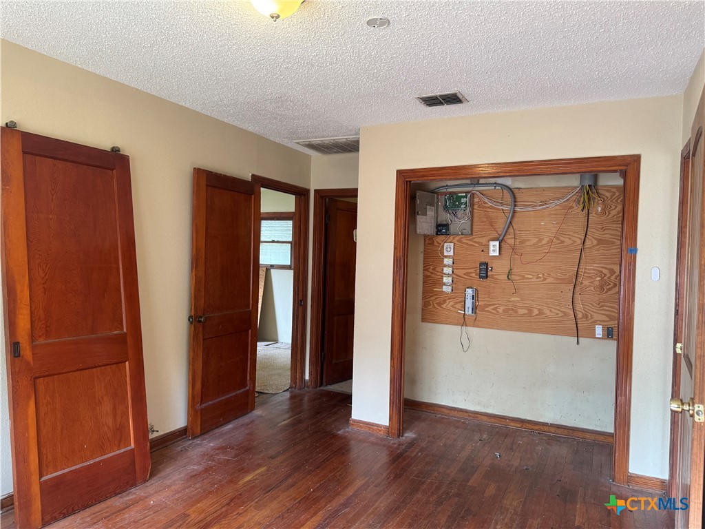 901 N Cameron Street Property Photo 10